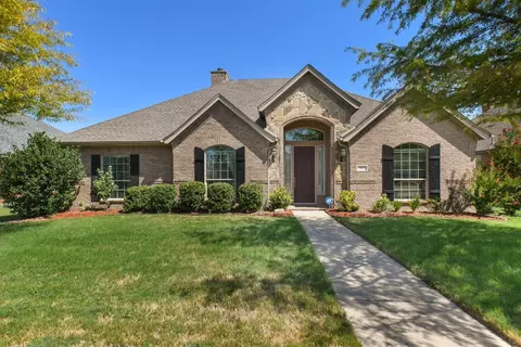 317 Painted Redstart St, Desoto, TX 75115