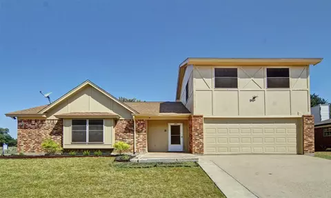 844 Norton Dr, Saginaw, TX 76179