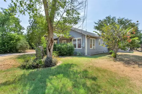 1402 E Pacific St, Sherman, TX 75090