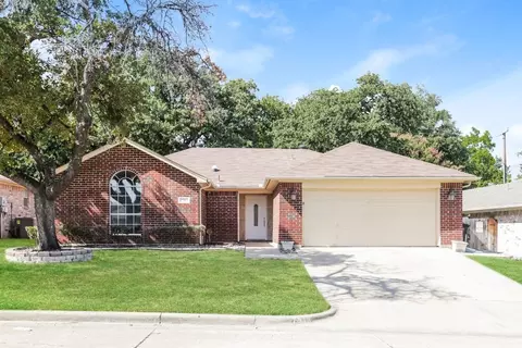 7513 Arbor Park Dr, Fort Worth, TX 76120