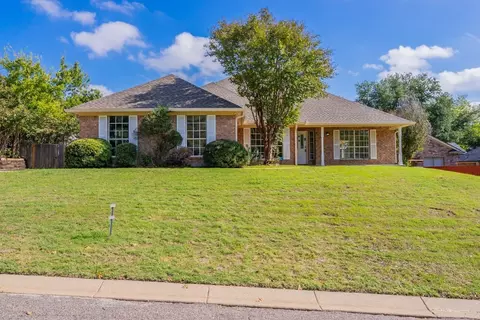 8616 Woodslane Dr, Fort Worth, TX 76179