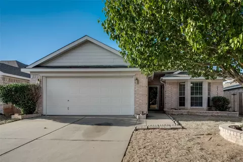 5100 Button Willow Dr, Fort Worth, TX 76123