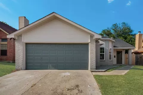 914 Thorton Dr, Cedar Hill, TX 75104