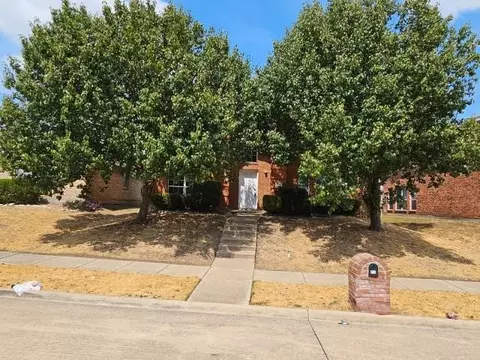 733 Eldorado Dr, Desoto, TX 75115