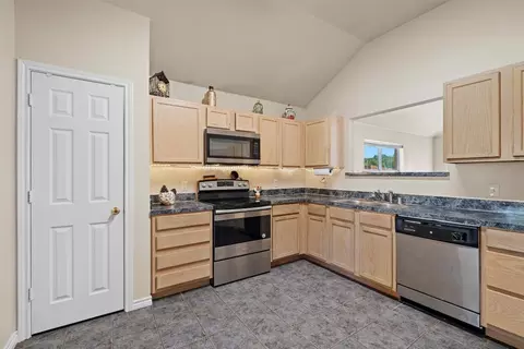 125 Mitchell St, Terrell, TX 75160 photo 3