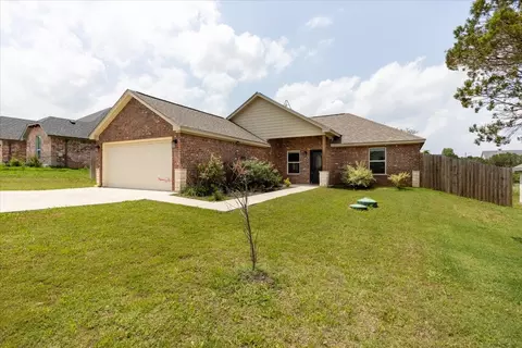 2126 Christine Dr, Granbury, TX 76048