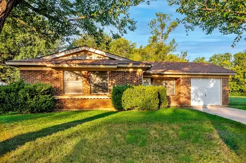 1600 E Ann St, Sherman, TX 75090