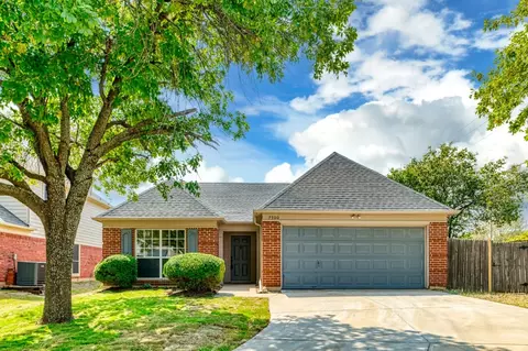 7500 Sagehill Ct, Fort Worth, TX 76123