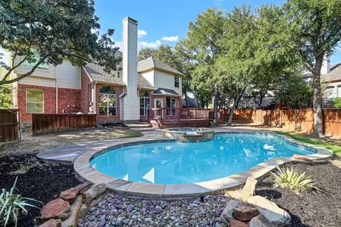 935 Crown Ct, Highland Village, TX 75077