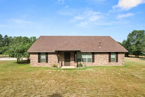 8960 Silver Spruce Rd, Gilmer, TX 75645