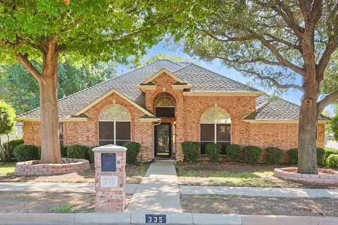 335 Woodcrest Dr, Saginaw, TX 76179