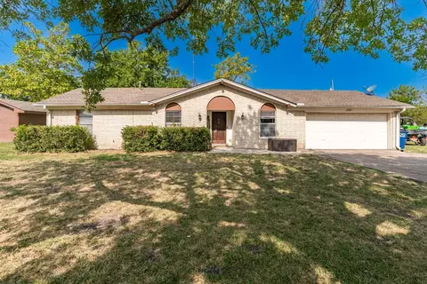 107 N 6th St, Celeste, TX 75423