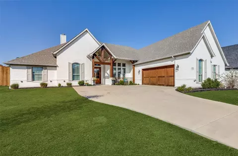 3036 Nob Hill Dr, Burleson, TX 76028