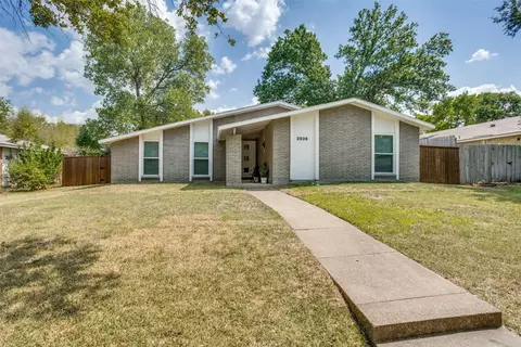 2906 Ashglen Dr, Garland, TX 75043