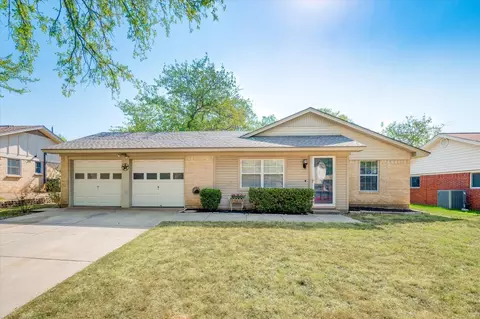 2504 Shady Meadow Dr, Bedford, TX 76021