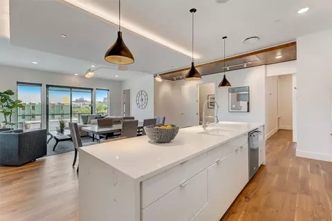 1455 W Magnolia Ave #303, Fort Worth, TX 76104