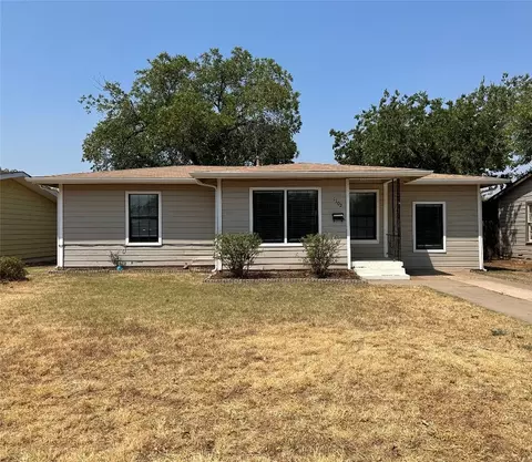 1102 S Crockett Dr, Abilene, TX 79605