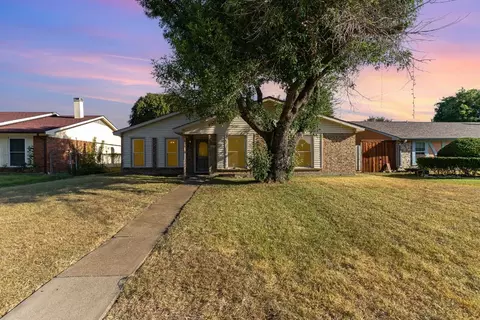 2220 E Crosby Rd, Carrollton, TX 75006