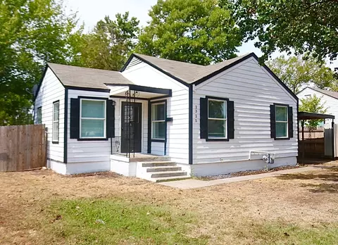 2325 N Chandler Dr W, Fort Worth, TX 76111