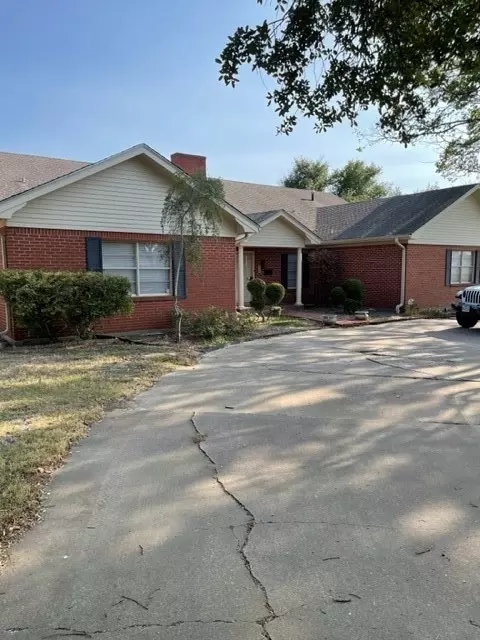 812 E Tyler St, Mexia, TX 76667