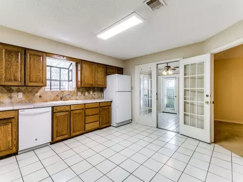 1401 Hampton Rd, Grapevine, TX 76051 photo 11