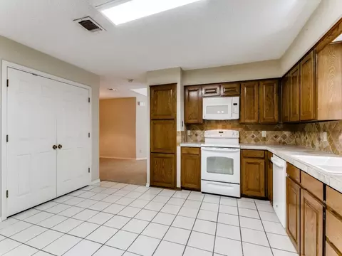 1401 Hampton Rd, Grapevine, TX 76051 photo 13