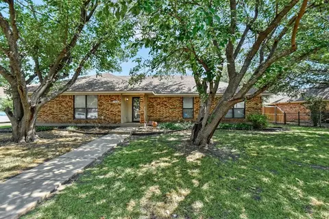 704 W Jefferson St, Van Alstyne, TX 75495