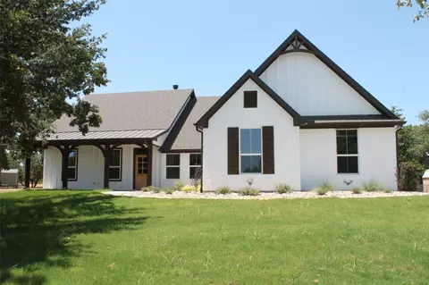 1079 Hummingbird Ln, Glen Rose, TX 76043