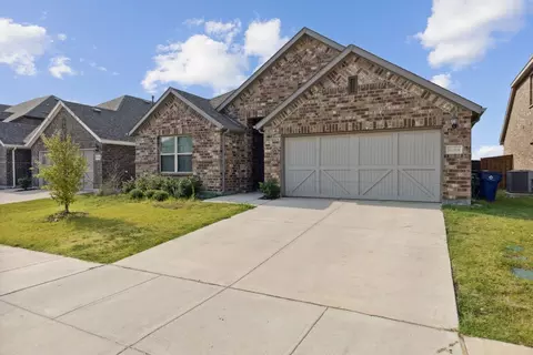 6204 Painswick Dr, Aubrey, TX 76227