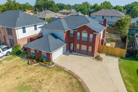 8524 Ellis Dr, North Richland Hills, TX 76182