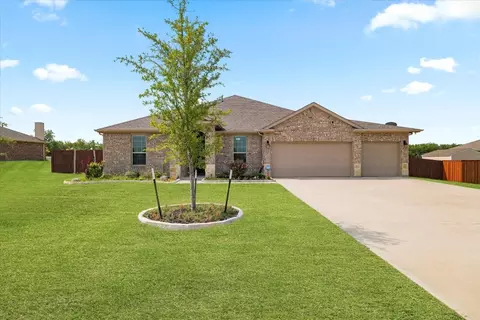 307 Amber Ln, Nevada, TX 75173