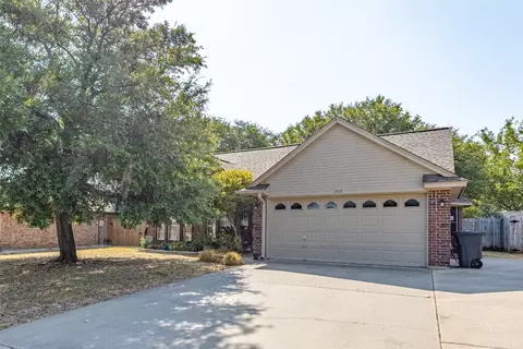 1517 Hayloft Ln, Granbury, TX 76048