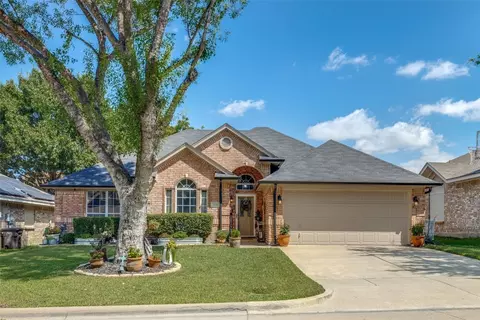 3721 Staghorn Cir N, Fort Worth, TX 76137