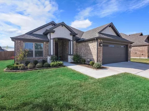 144 Trail Dr, Waxahachie, TX 75165