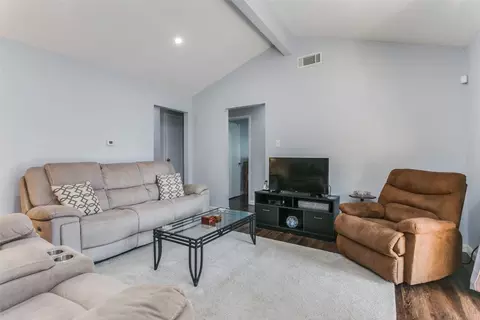 1311 Johns Dr, Euless, TX 76039 photo 6