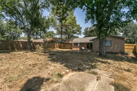 1311 Johns Dr, Euless, TX 76039 photo 24