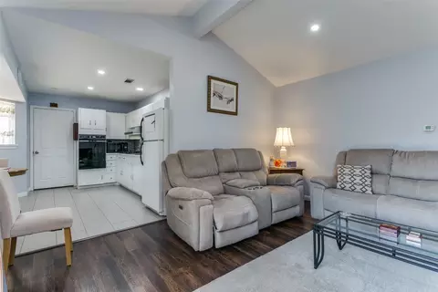 1311 Johns Dr, Euless, TX 76039 photo 7