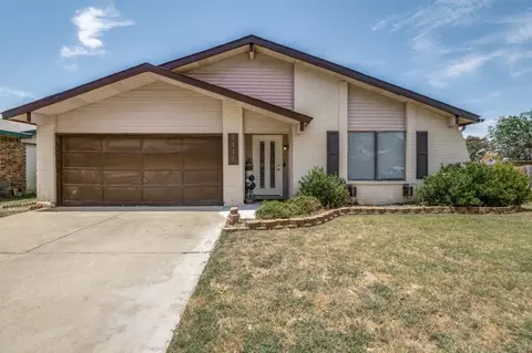 2137 San Fernando St, Bedford, TX 76021