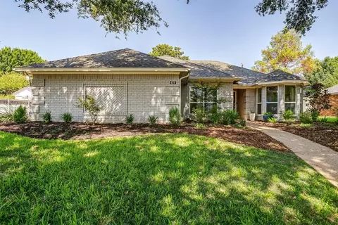 428 Sherwood Ct, Burleson, TX 76028