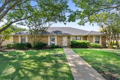 2302 Honeysuckle Dr, Richardson, TX 75082