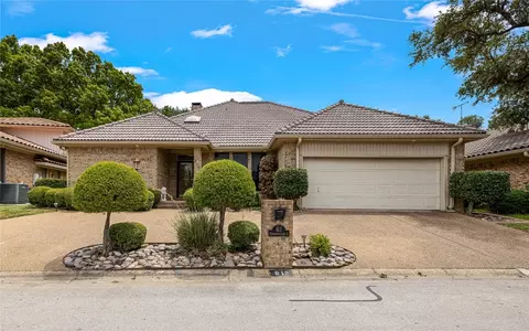 813 Havenwood Ln S, Fort Worth, TX 76112