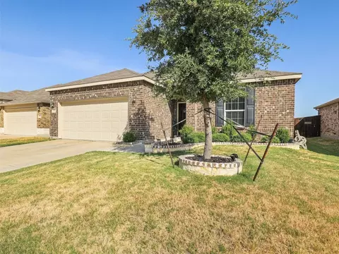 1625 Vernon Dr, Aubrey, TX 76227