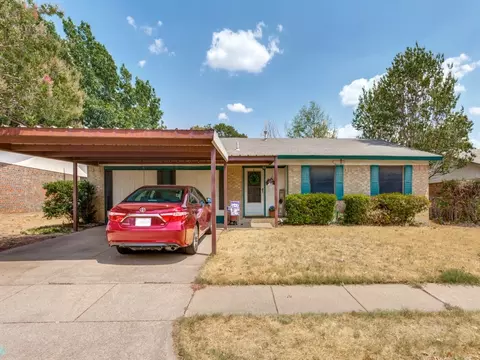 801 Rockledge Dr, Saginaw, TX 76179