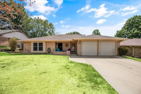 6768 Ridgetop Rd N, North Richland Hills, TX 76182