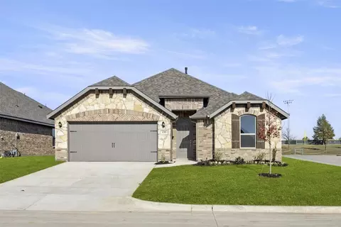 135 Red Cedar Ct, Balch Springs, TX 75181