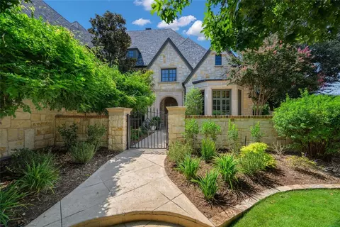 8387 Stone River Dr, Frisco, TX 75034