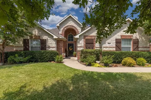 1114 Wolverine Ln, Greenville, TX 75402