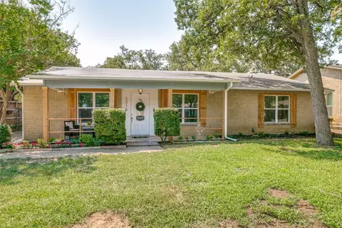 3016 White Oak Ln, Bedford, TX 76021