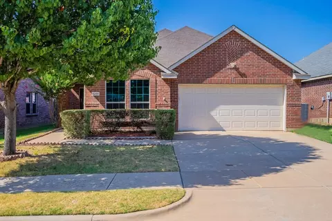 5209 Spyglass Hill Ln, Denton, TX 76208
