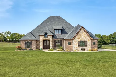 7130 Hunnington Dr, Sanger, TX 76266